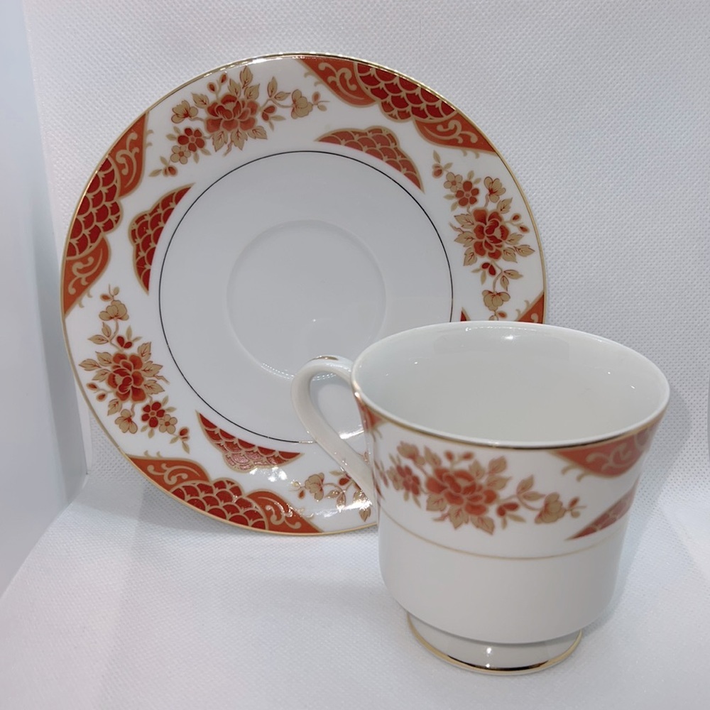 MIKASA EMPRESS FOOTED TEACUP AND SAUCER FINE CHINE VINTAGE L6009 - Picture 4 of 16